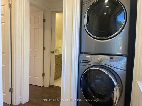 Photo 10 at 39 Winston Park Boulevard, CFB, Toronto