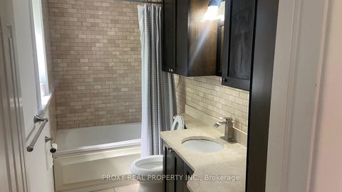 Photo 12 at 39 Winston Park Boulevard, CFB, Toronto
