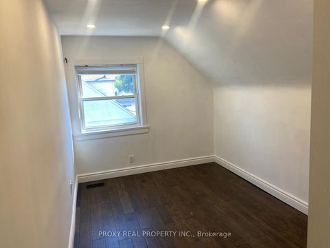 Photo 13 at 39 Winston Park Boulevard, CFB, Toronto