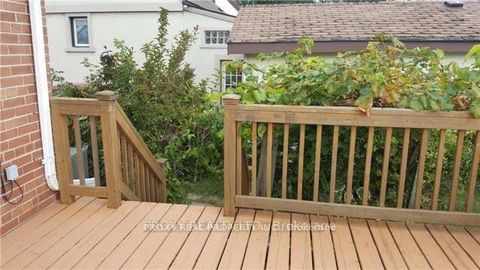 Photo 18 at 39 Winston Park Boulevard, CFB, Toronto