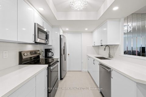 Photo 11 at 1505 - 33 Weldrick Road E, Observatory, Richmond Hill