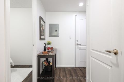 Photo 4 at 203 - 18 Stafford Street, Niagara, Toronto