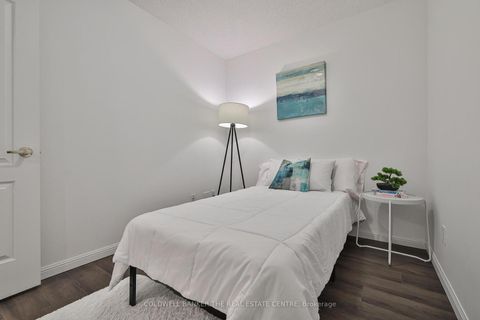 Photo 6 at 203 - 18 Stafford Street, Niagara, Toronto