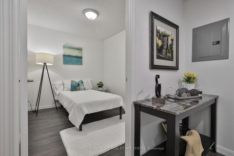Photo 7 at 203 - 18 Stafford Street, Niagara, Toronto