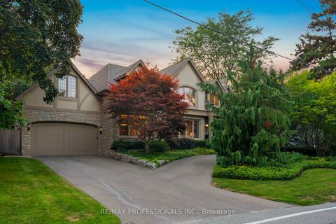 Photo 1 at 40 Edgehill Road, Humber Valley, Toronto