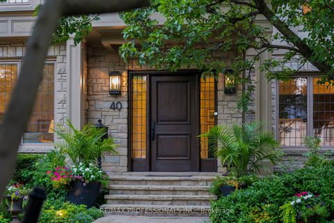 Photo 2 at 40 Edgehill Road, Humber Valley, Toronto