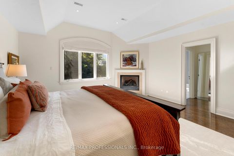 Photo 26 at 40 Edgehill Road, Humber Valley, Toronto