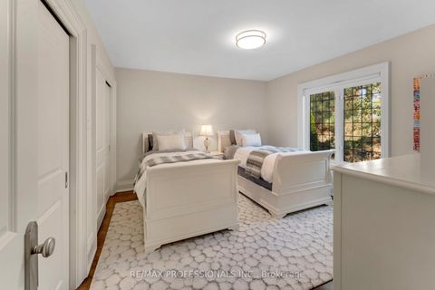 Photo 29 at 40 Edgehill Road, Humber Valley, Toronto