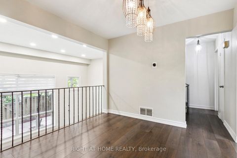 Photo 11 at 29 - 15 Huntingwood Drive, L'Amoreaux, Toronto