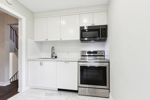 Photo 14 at 29 - 15 Huntingwood Drive, L'Amoreaux, Toronto