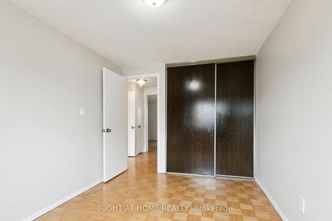 Photo 24 at 29 - 15 Huntingwood Drive, L'Amoreaux, Toronto
