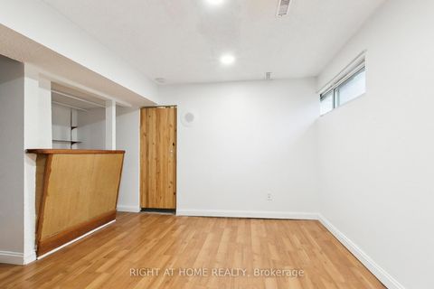 Photo 31 at 29 - 15 Huntingwood Drive, L'Amoreaux, Toronto