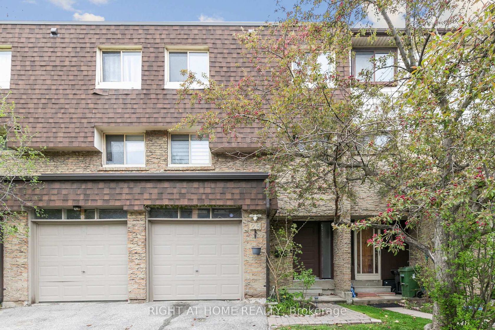 29 - 15 Huntingwood Drive, L'Amoreaux, Toronto 