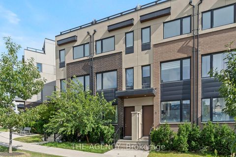 Photo 2 at 19 Thomas Mulholland Drive, CFB, Toronto
