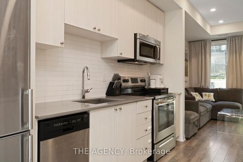 Photo 8 at 19 Thomas Mulholland Drive, CFB, Toronto