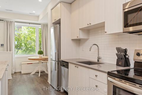 Photo 11 at 19 Thomas Mulholland Drive, CFB, Toronto