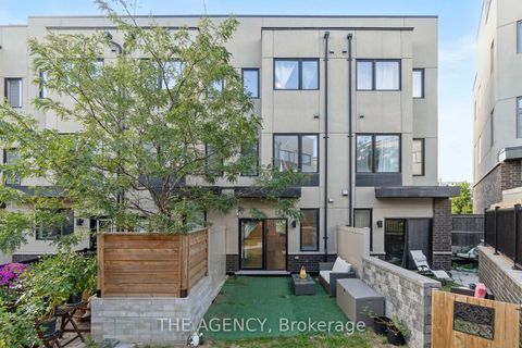 Photo 37 at 19 Thomas Mulholland Drive, CFB, Toronto