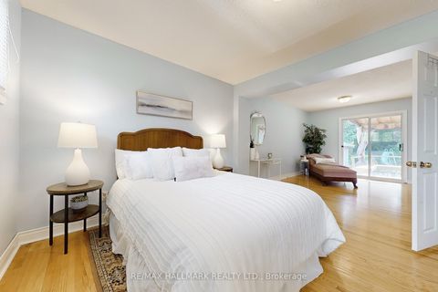 Photo 11 at 6 Gradwell Drive, Cliffcrest, Toronto