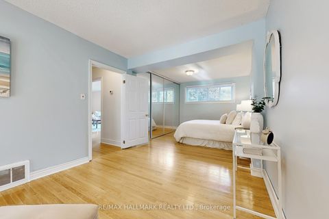 Photo 12 at 6 Gradwell Drive, Cliffcrest, Toronto