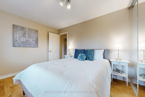 Photo 20 at 6 Gradwell Drive, Cliffcrest, Toronto