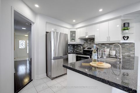 Photo 4 at 2 Bestview Crescent, Rural Vaughan, Vaughan