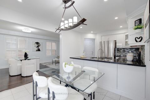 Photo 7 at 2 Bestview Crescent, Rural Vaughan, Vaughan Photo 7 at 2 Bestview Crescent, Rural Vaughan, Vaughan