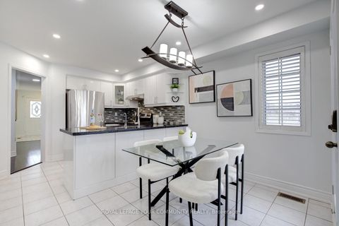 Photo 10 at 2 Bestview Crescent, Rural Vaughan, Vaughan Photo 10 at 2 Bestview Crescent, Rural Vaughan, Vaughan