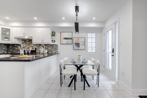 Photo 11 at 2 Bestview Crescent, Rural Vaughan, Vaughan Photo 11 at 2 Bestview Crescent, Rural Vaughan, Vaughan