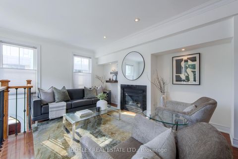 Photo 2 at 188 McCaul Street, Chinatown, Toronto