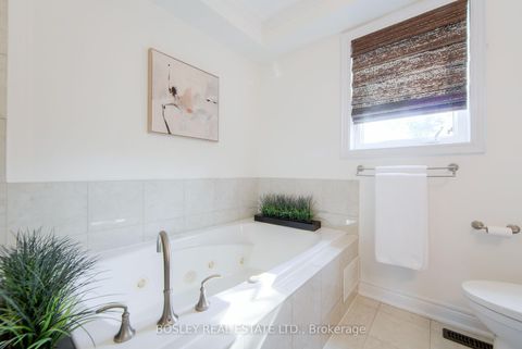 Photo 17 at 188 McCaul Street, Chinatown, Toronto