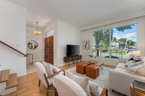 Photo 3 at 7 Wagner Drive, West Hill, Toronto