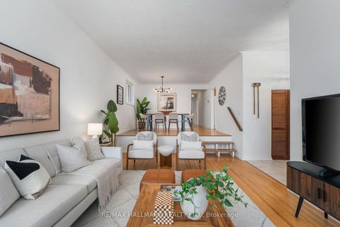 Photo 4 at 7 Wagner Drive, West Hill, Toronto