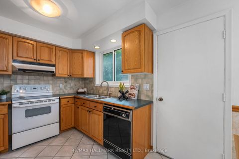 Photo 13 at 7 Wagner Drive, West Hill, Toronto