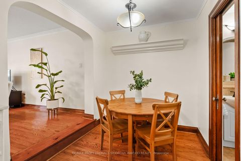 Photo 8 at 38 Warren Crescent, Lambton Baby Point, Toronto