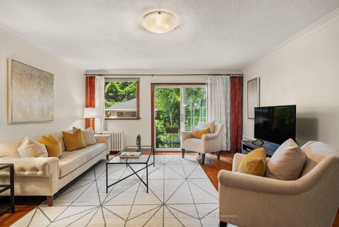 Photo 11 at 38 Warren Crescent, Lambton Baby Point, Toronto