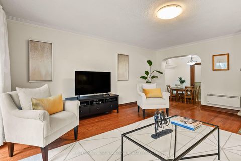 Photo 13 at 38 Warren Crescent, Lambton Baby Point, Toronto