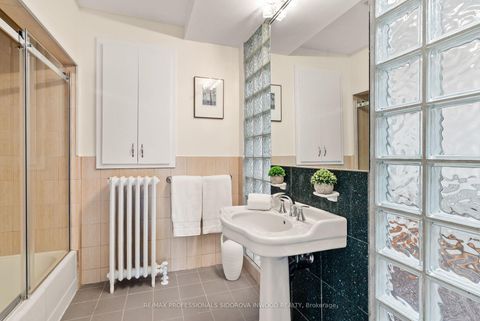 Photo 20 at 38 Warren Crescent, Lambton Baby Point, Toronto