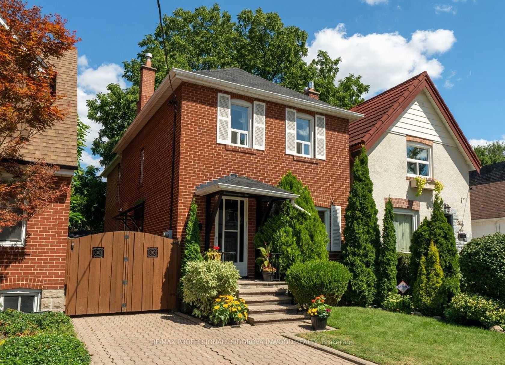 38 Warren Crescent, Lambton Baby Point, Toronto 