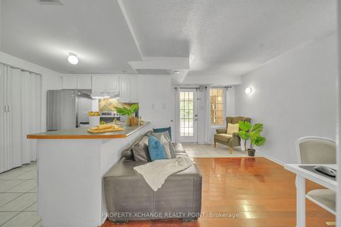 Photo 9 at 38 - 42 Pinery Trail, Malvern, Toronto