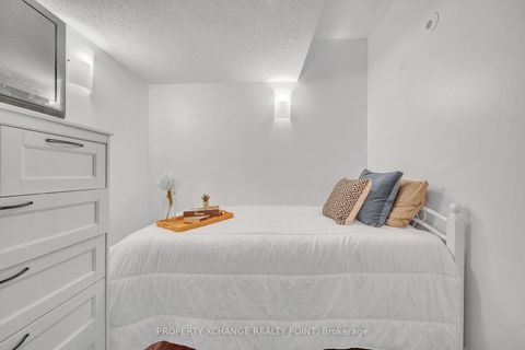 Photo 18 at 38 - 42 Pinery Trail, Malvern, Toronto