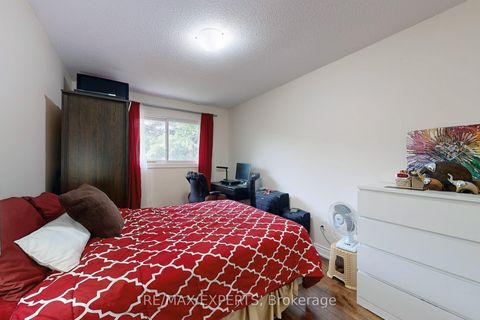 Photo 16 at 44 - 30 Dundalk Drive, Dorset Park, Toronto