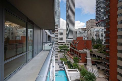 Photo 14 at 719 - 50 Dunfield Avenue, Mount Pleasant East, Toronto