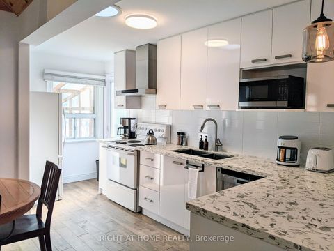 Photo 6 at 53 Sixteenth Street, New Toronto, Toronto