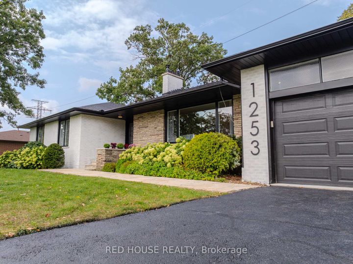Photo 4 at 1253 Melton Drive, Lakeview, Mississauga