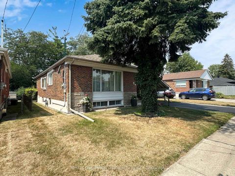 Photo 1 at 34 Droxford Avenue, Maryvale, Toronto
