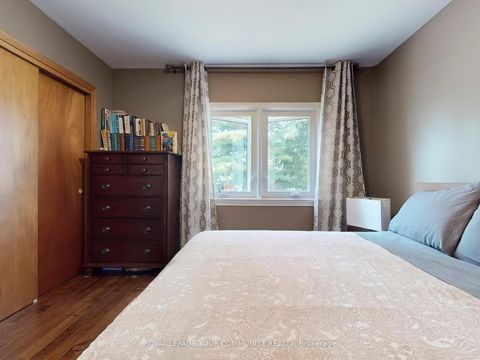 Photo 25 at 34 Droxford Avenue, Maryvale, Toronto