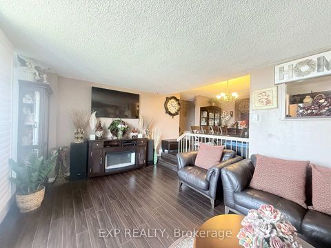 Photo 8 at 9 - 5 San Romano Way, Black Creek, Toronto