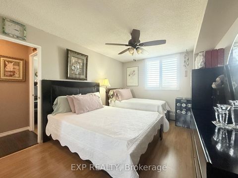Photo 11 at 9 - 5 San Romano Way, Black Creek, Toronto