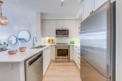 Photo 5 at 404 - 65 Oneida Crescent, Langstaff, Richmond Hill