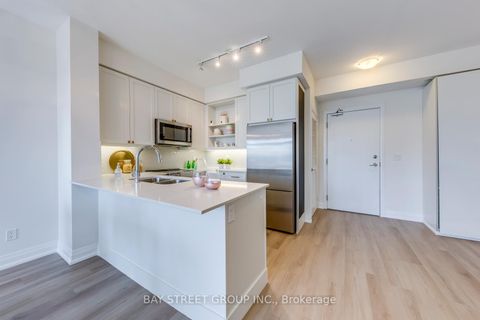 Photo 8 at 404 - 65 Oneida Crescent, Langstaff, Richmond Hill